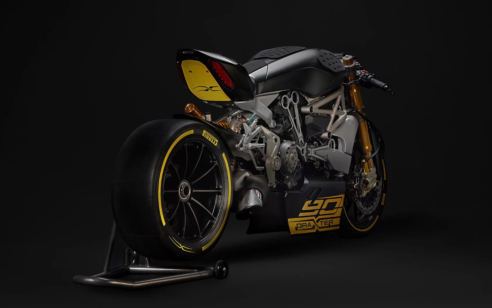 3-4Back-1680X1050.webp