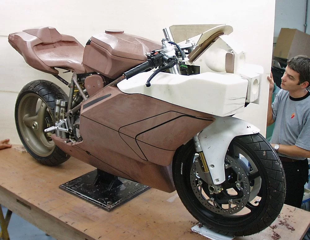 999 single swing arm.webp