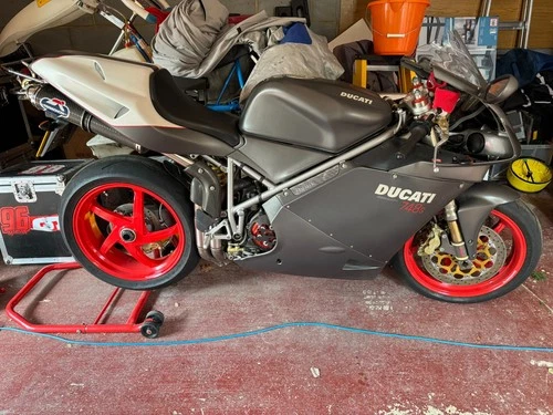 Ducati 748s - Picture 4 of 20