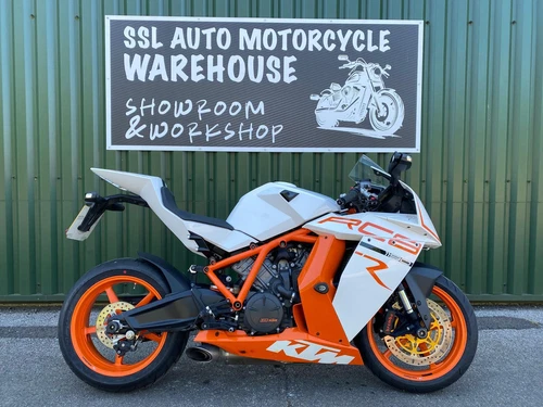 KTM RC8R 1190 only 2 Owners Full History 25k Long MOT New Tyres Akrapovic  - Picture 1 of 15